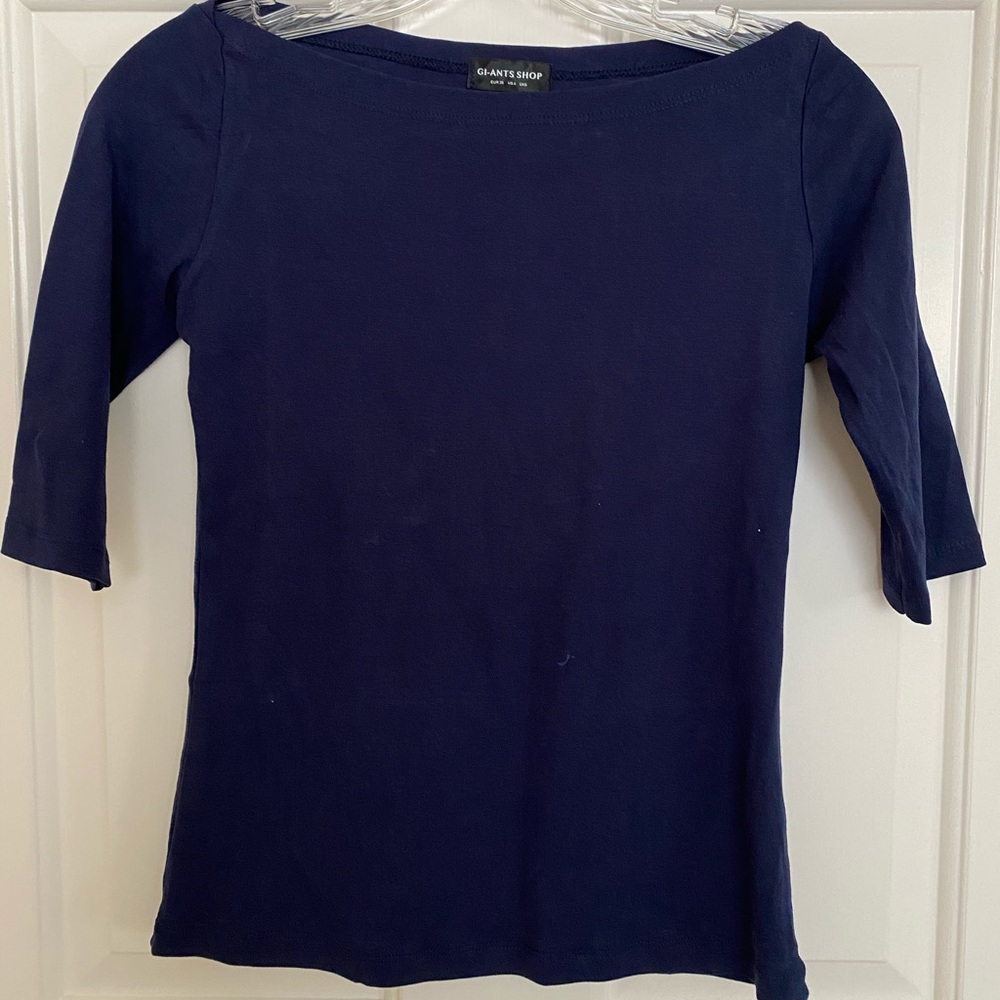 Semi off-shoulder - NAVY BLUE. Fits XS-S. Cotton
